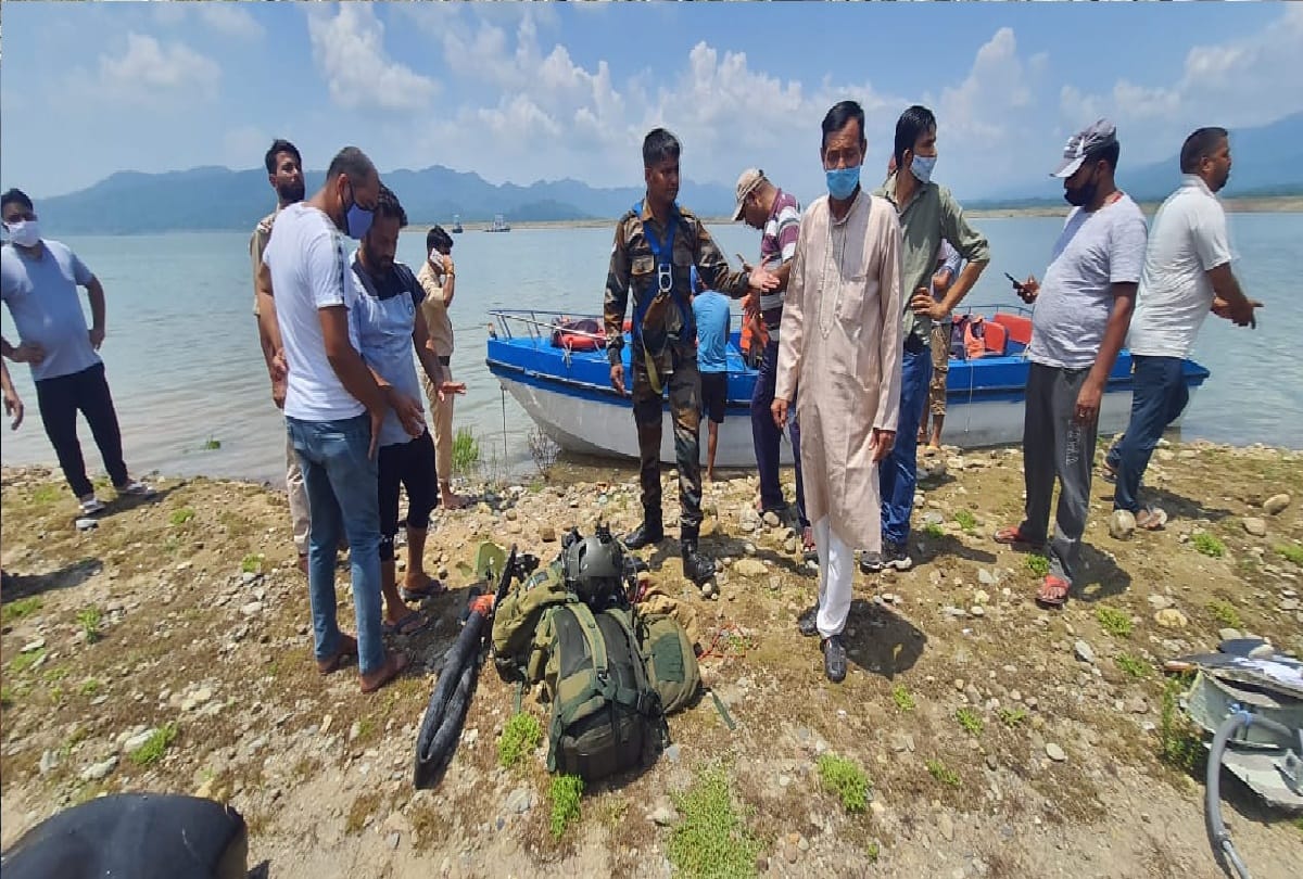 army Chopper crash in Kathua near Purthu Jammu and Kashmir