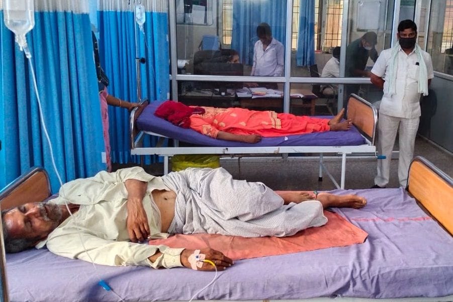 The family was robbed of jewelery and 1.5 lakh cash by making them unconscious.