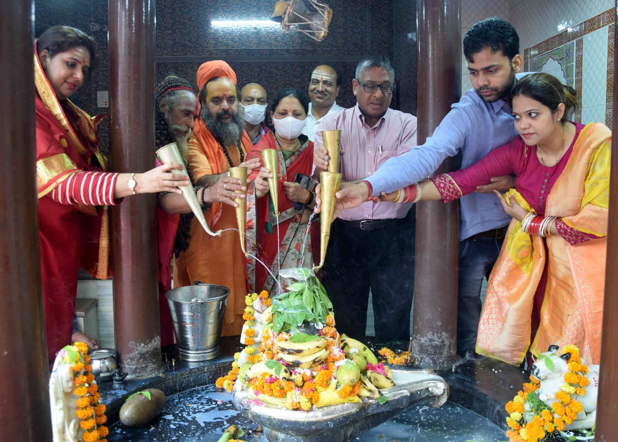 The pagoda resonated with the chants of Har Har Mahadev