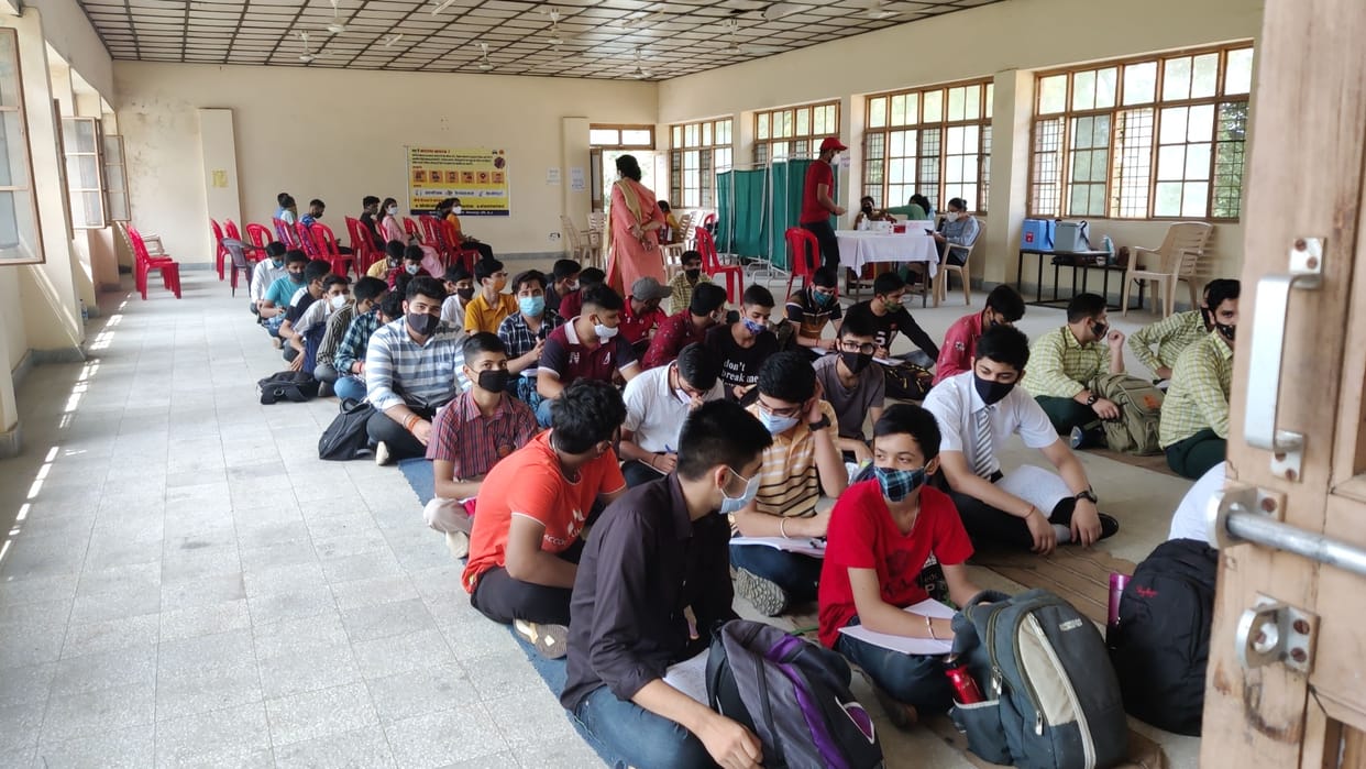 vaccination and student class in on room