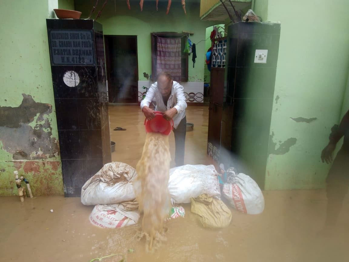 80 mm rain in Bhuna, water filled in houses and shops