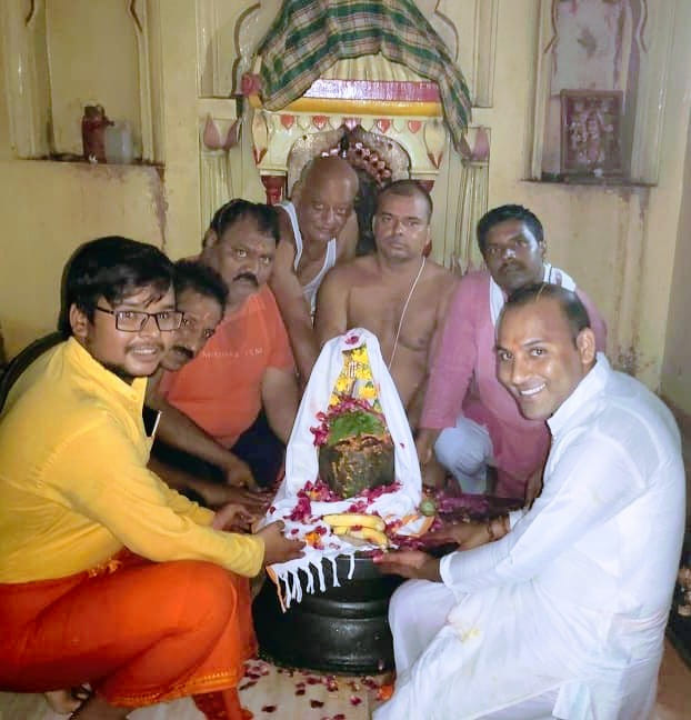 Even the rain could not stop the steps of the devotees of Mahadev