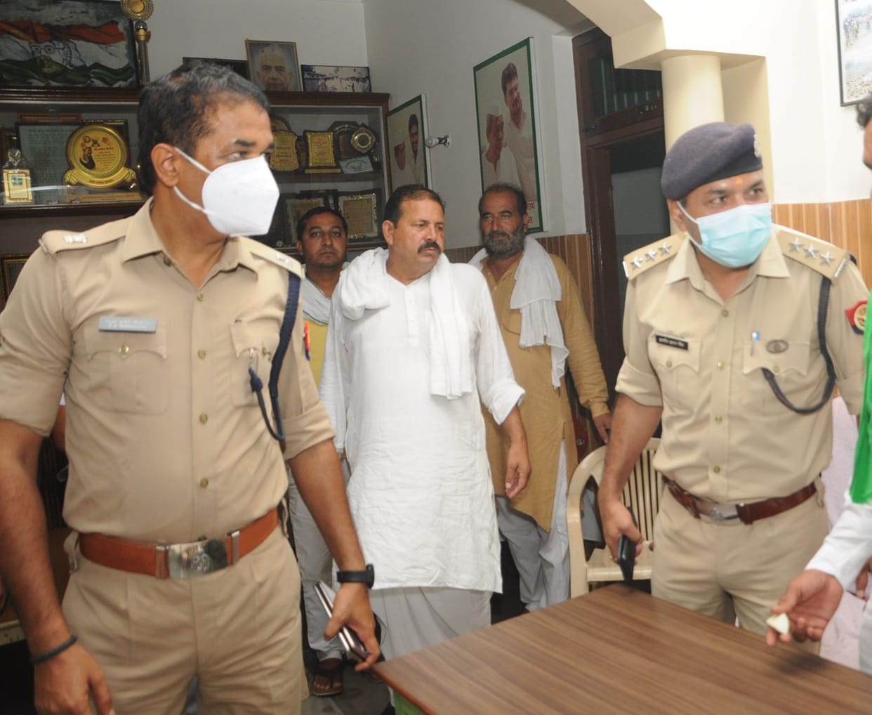 BKU gheraoed SSP office, withdrew protest