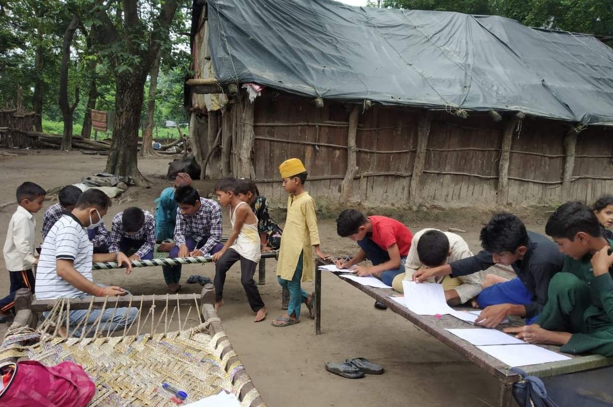 Teachers set up school in Gurjar Basti