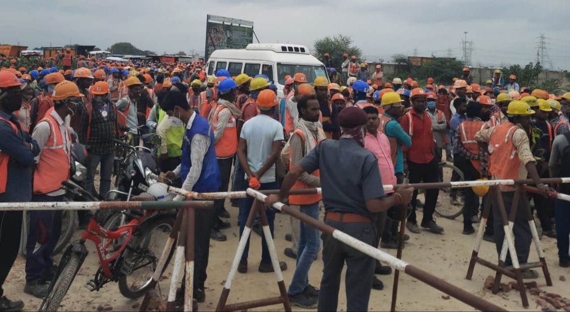 Uproar in electric thermal project, workers on the road