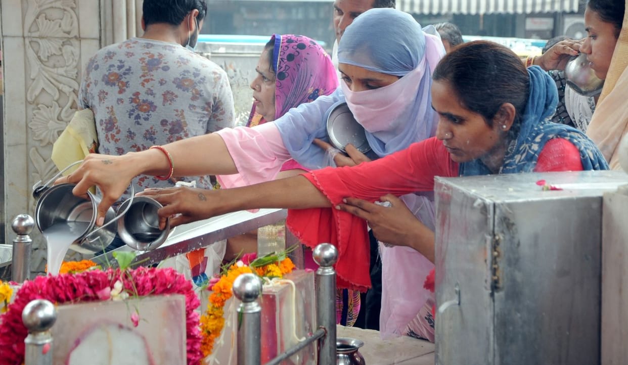 Devotees gathered for Jalabhishek on the second Monday of Sawan
