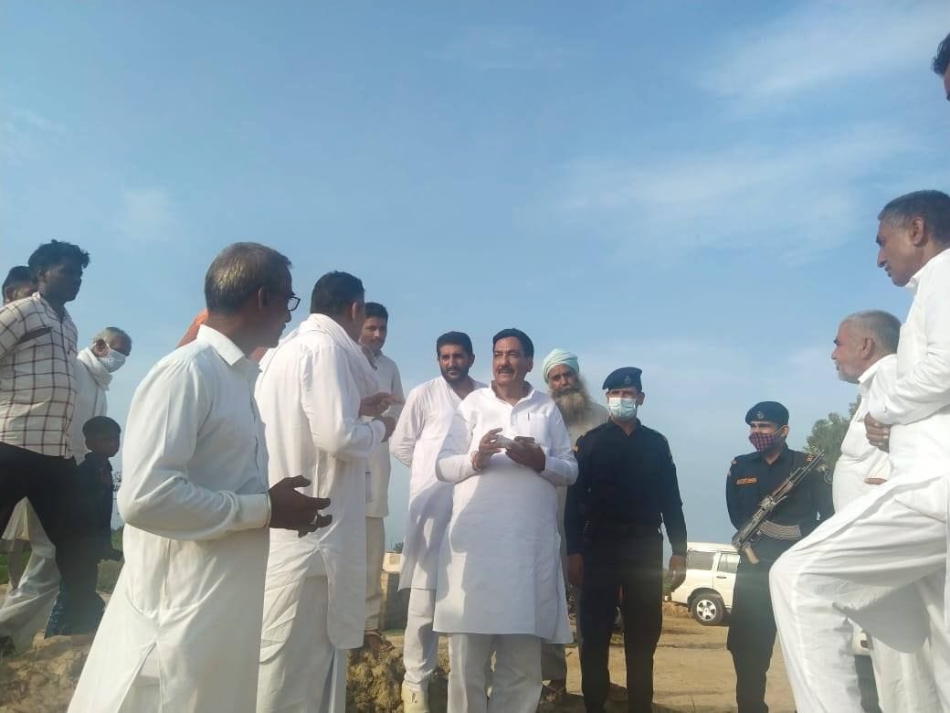Minister asked: How is the crop, the farmer said: If you get water from Kharif channel, you will be happy
