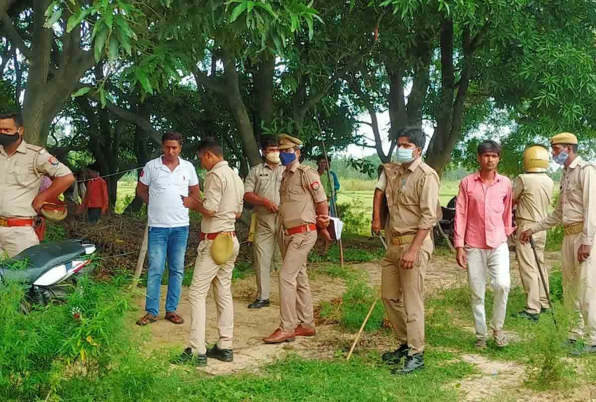 UP: Dead bodies of lovers found hanging on a tree in Hardoi