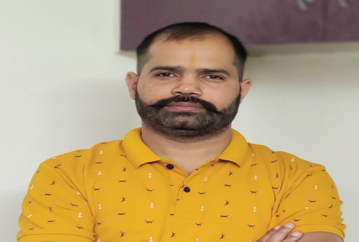 Anand Swaroop said  that the curtain should be raised from the death of father Ramswaroop