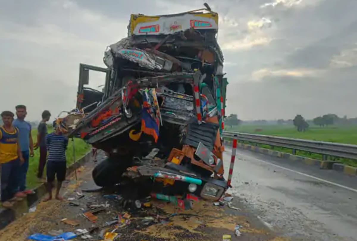 two dead and one injured in road accident at gorakhpur