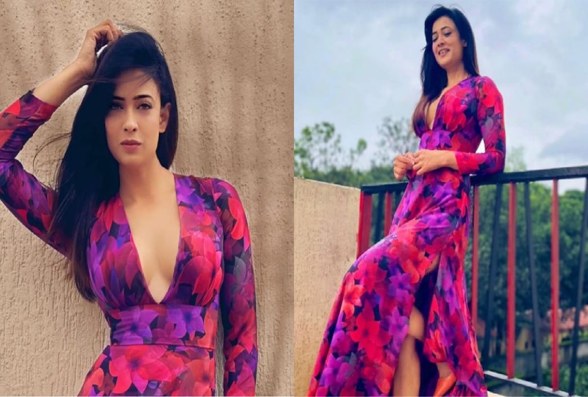 Shweta Tiwari is looking gorgeous in floral print deep neck gown dress pic is going viral on Instagram
