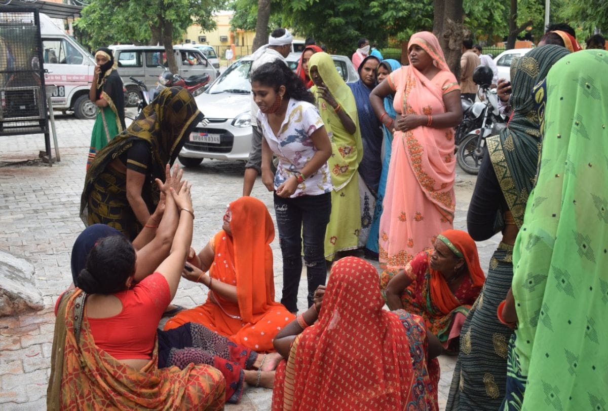 Father-Son Dies Of Electrocution In Mainpuri