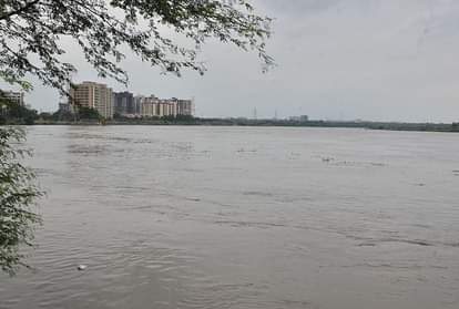 Weather today heavy rain warning in Agra