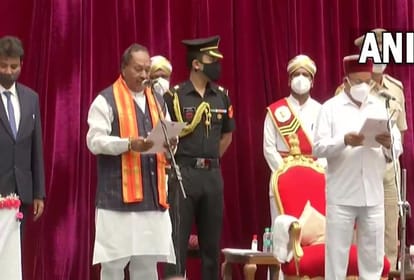 कर्नाटक कैबिनेट के विस्तार पर बवाल: दरकिनार किए गए विधायकों में रोष, तो डिप्टी सीएम ने दे डाली ये नसीहत After Karnataka gets 24 new ministers, discontent brews among those sidelined, SHIV KUMAR REPLIED