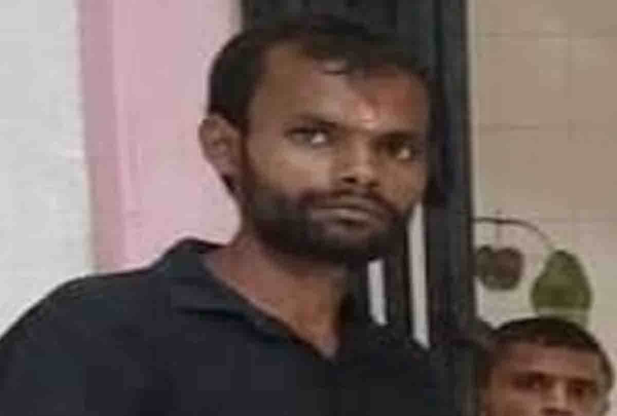 Farrukhabad: Bike rider died due to collision with dumper
