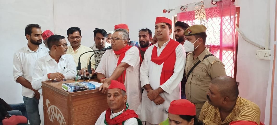 BJP's boat is about to sink, former cabinet minister Shivakant said in the workers' conference