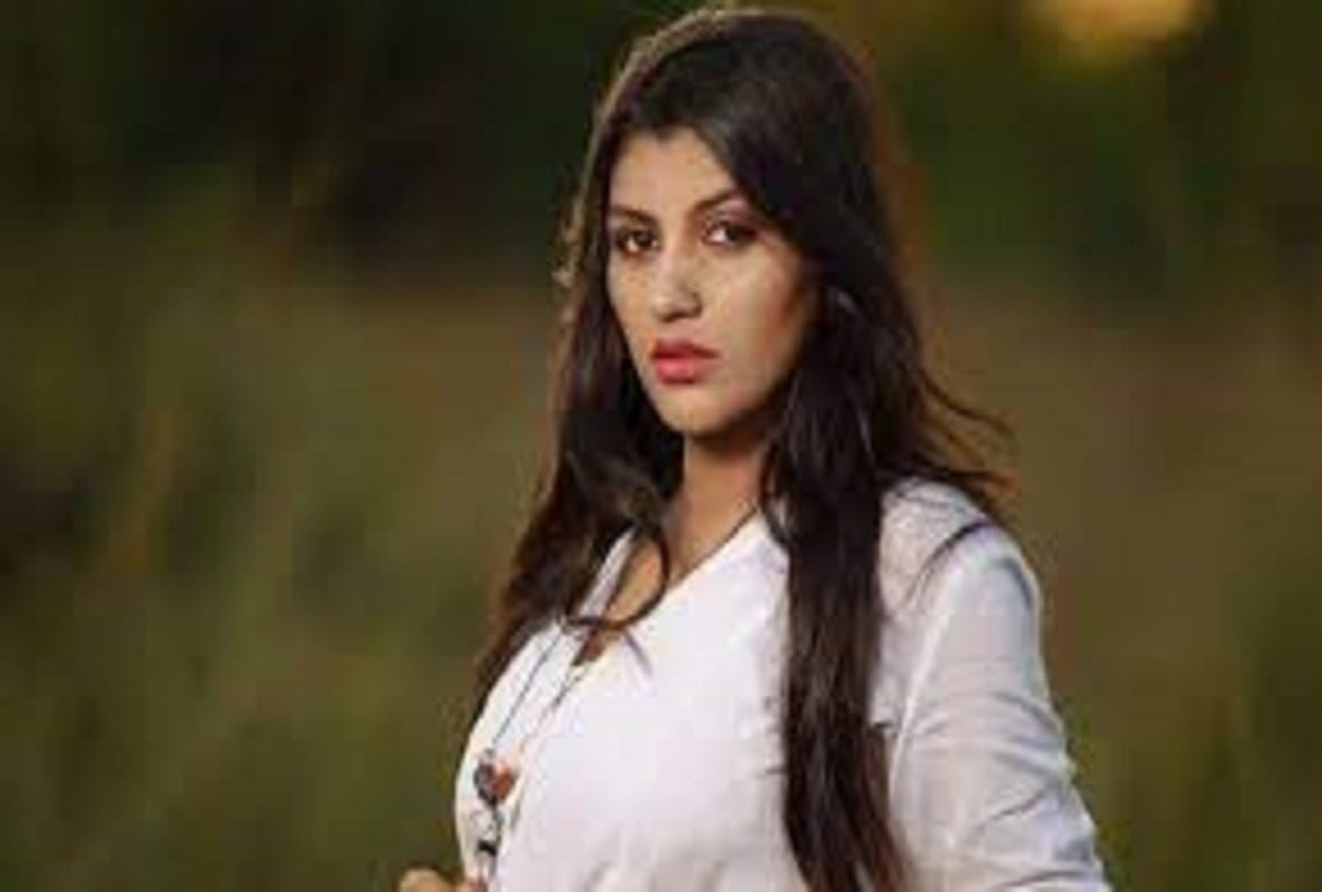 Yashika Anand Trauma After Road Accident Says 'Won't be Able to Walk or Stand for 5 Months