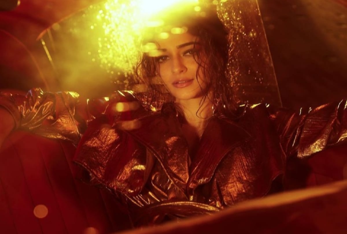 Ananya Panday shares her new photo in Golden metallic trench outfit