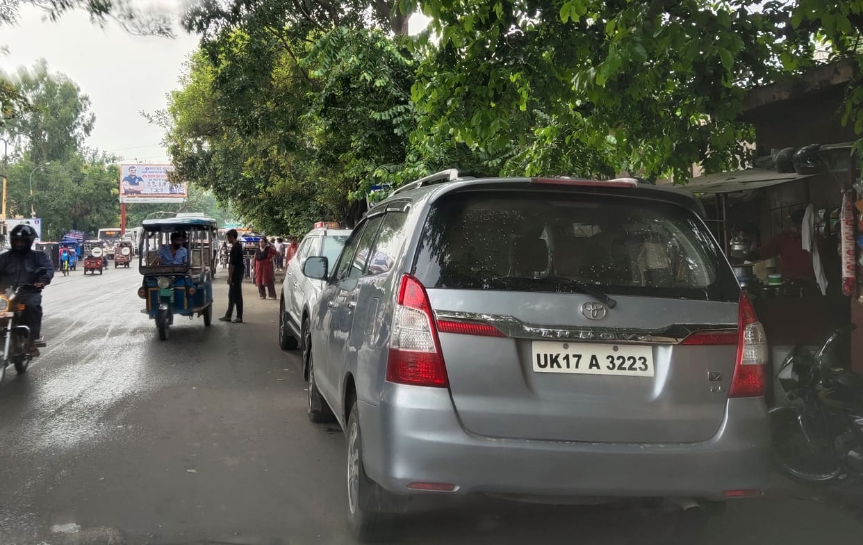 Roads became parking due to non-determining of parking space