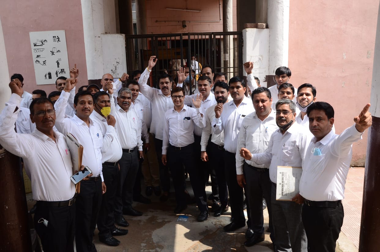 advocate protest case against Jhajjar's bar president
