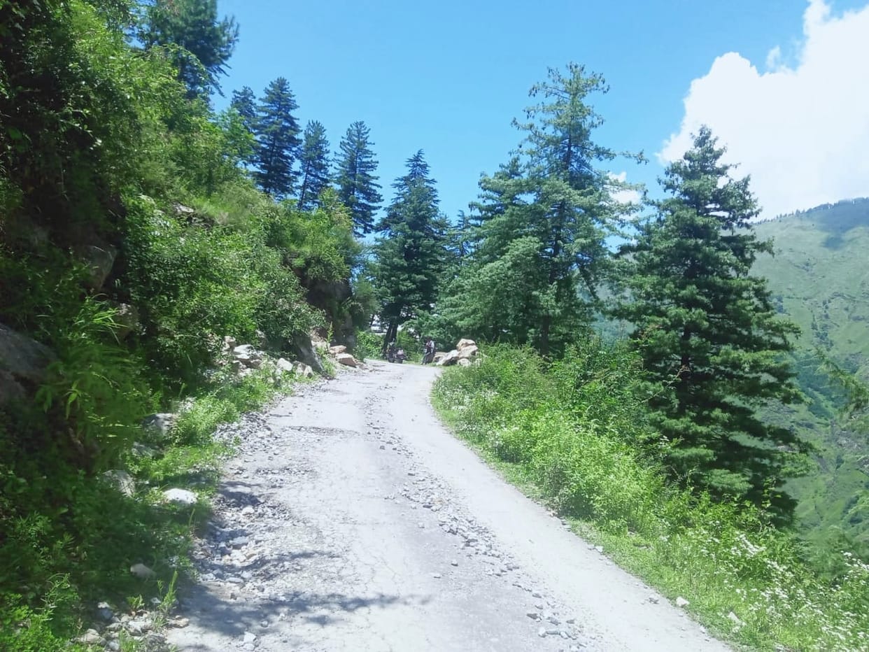 Forget taring in 5 km road