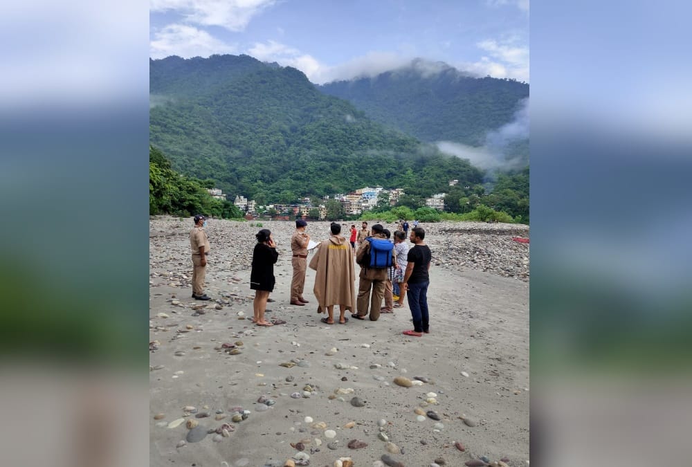Uttarakhand News: Three friends from Mumbai Drowned into ganga in rishikesh photos