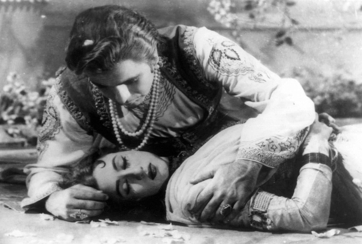 dilip kumar madhubala film mughal e azam flop in regional languages but biggest hit in bollywood