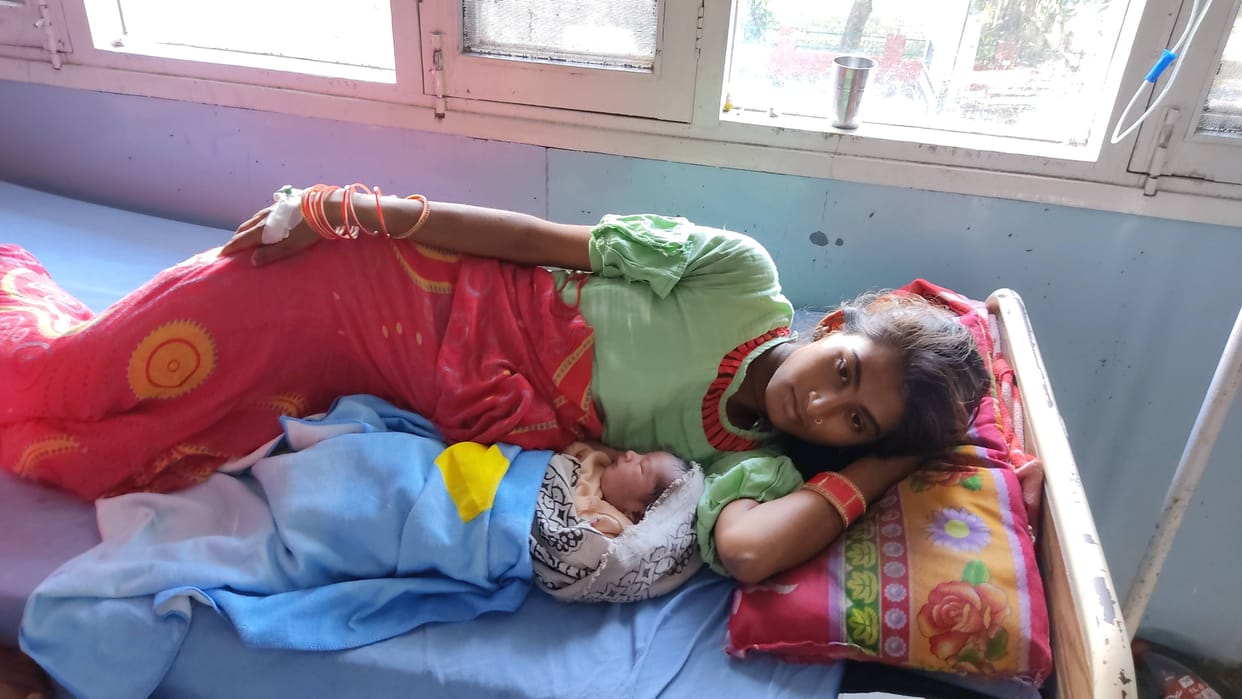 Pregnant gives birth to baby girl in waiting room of civil hospital