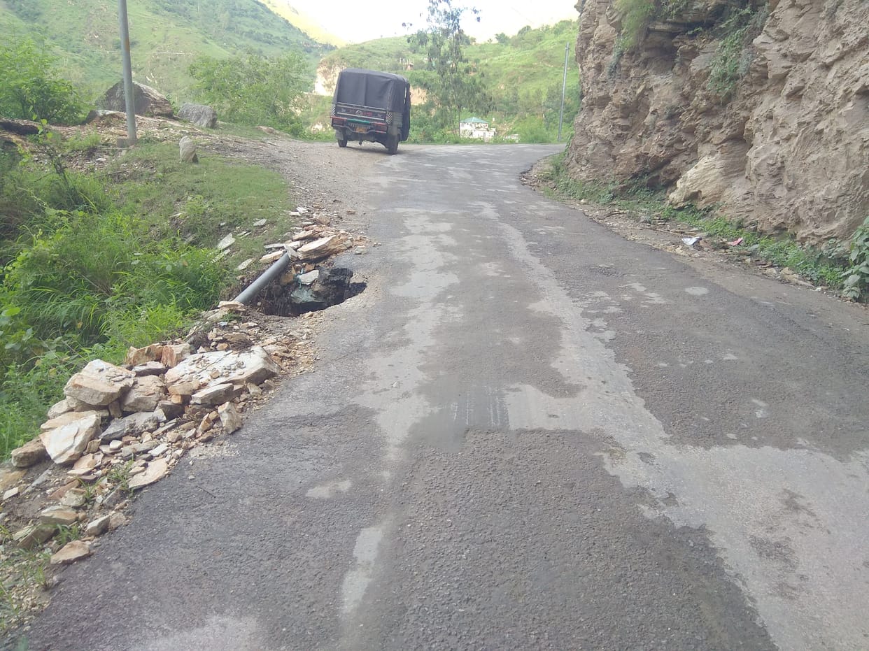 nogli teklech road ratening wall collapse