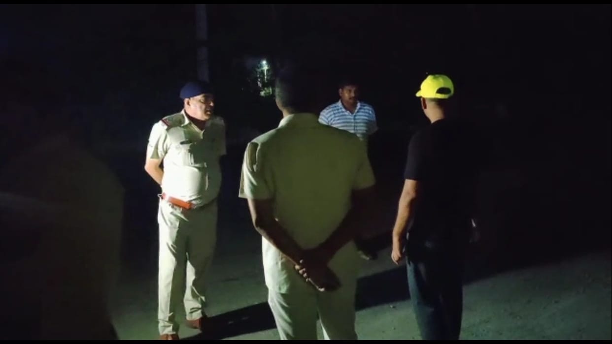 The car robbed the driver showing the gun, Yamunanagar