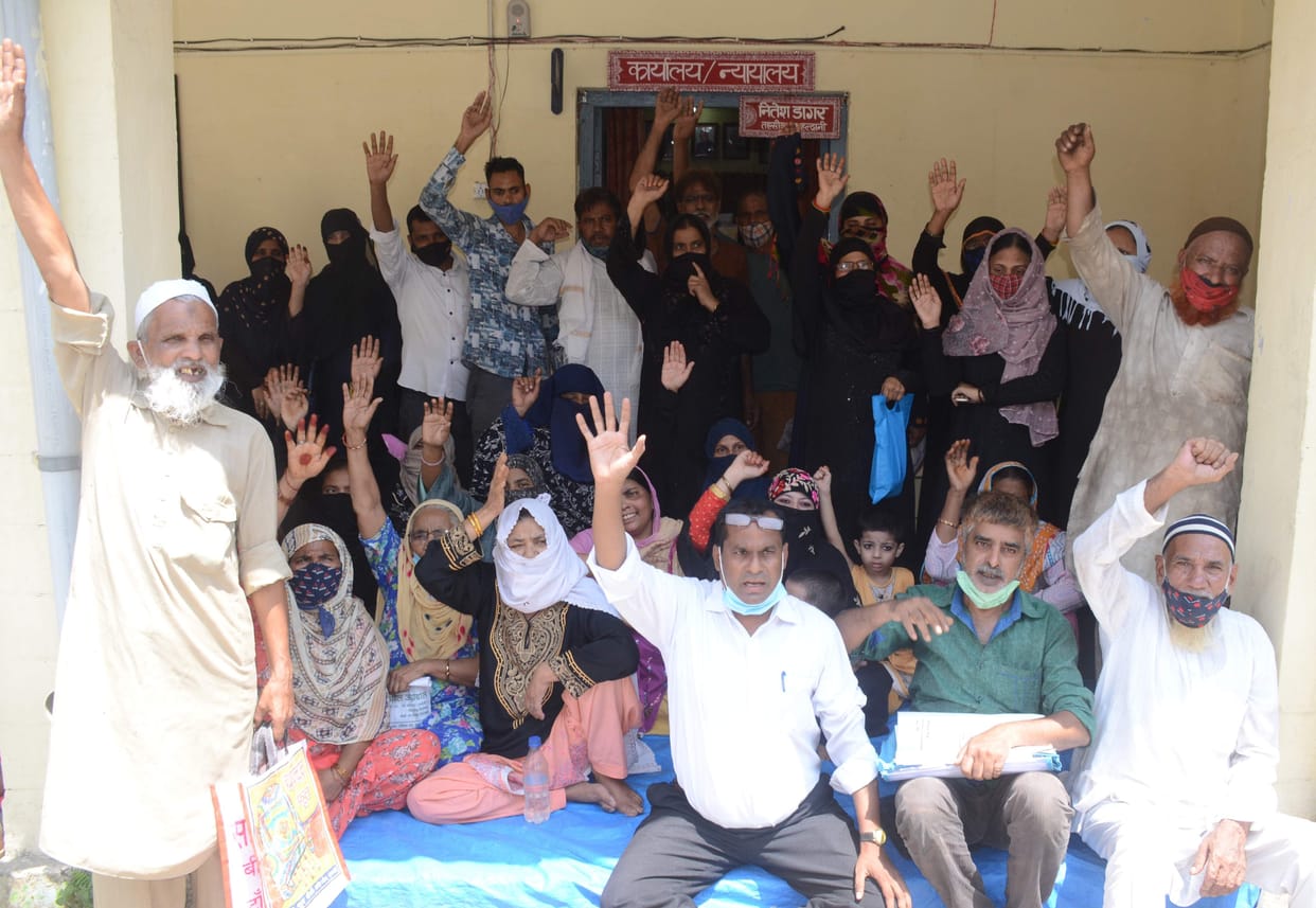 Officers did not arrive on Tehsil Day, demonstration