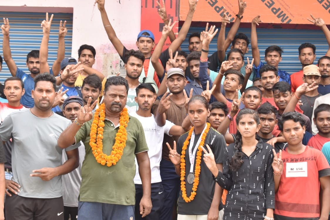 Villagers welcomed the daughter who returned after winning the medal