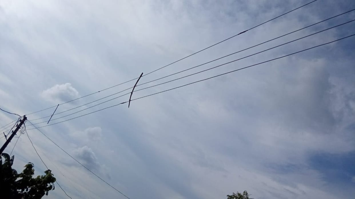 electric wires in bad condition