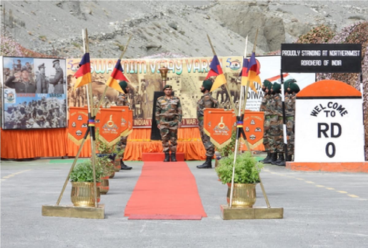 Golden Victory Torch: Tribute paid to the martyrs of 1971, the torch received a grand welcome