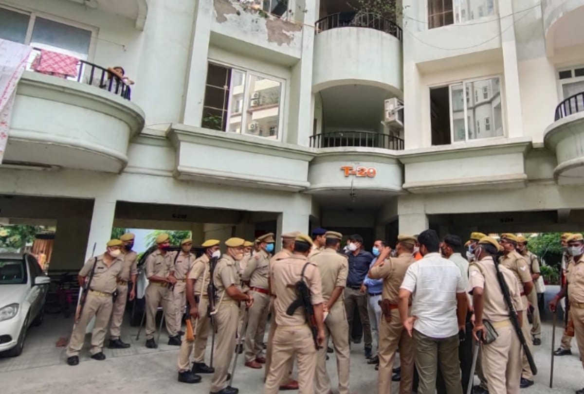 Mukhtar Ansari's wife's flat sealed: Ghazipur Police took action and handed over to Tehsildar