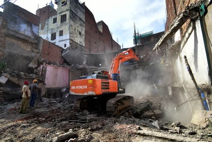 All illegal shops built on Imambara land demolished