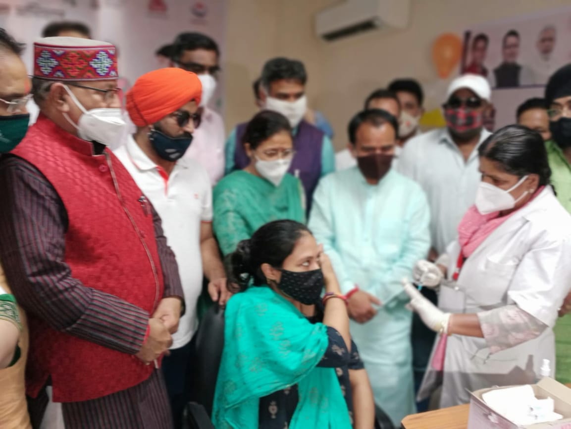 fight against corona: pregnant women vaccination campaign started in uttarakhand