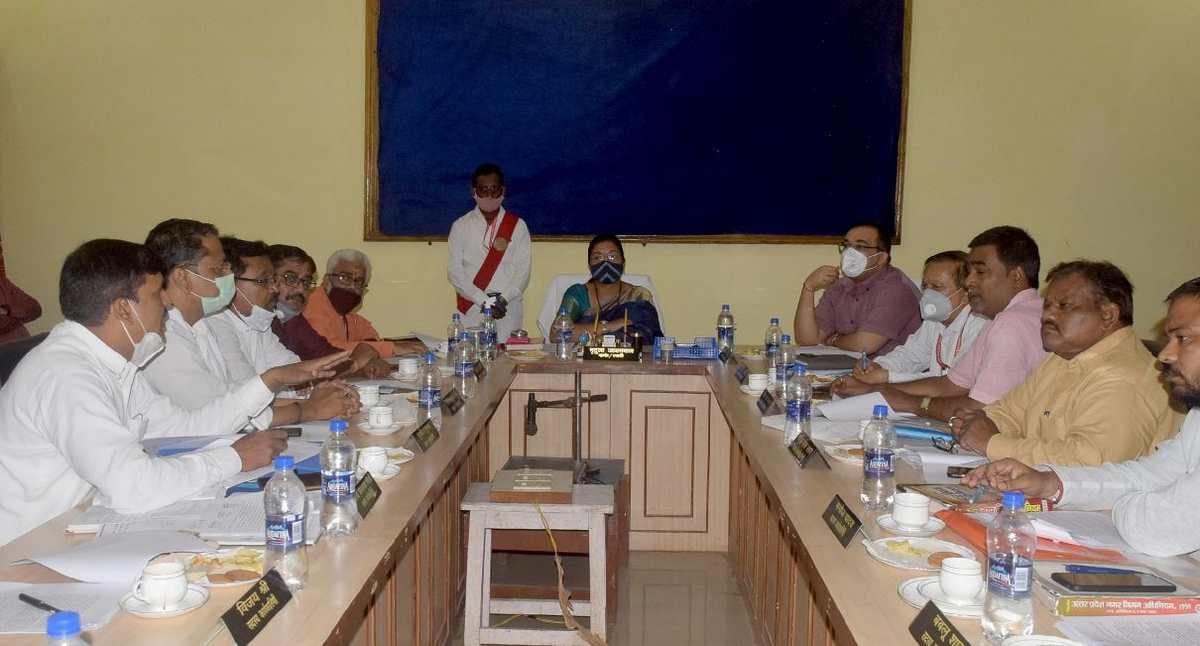 Varanasi mayor said do not make smart city goons 