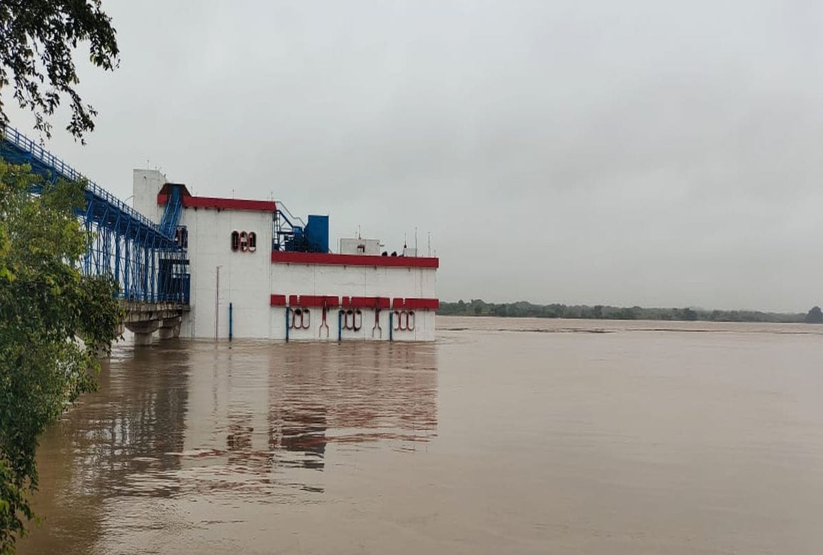 Chambal River Water Lavel Rached At Danger Demands For Ndrf