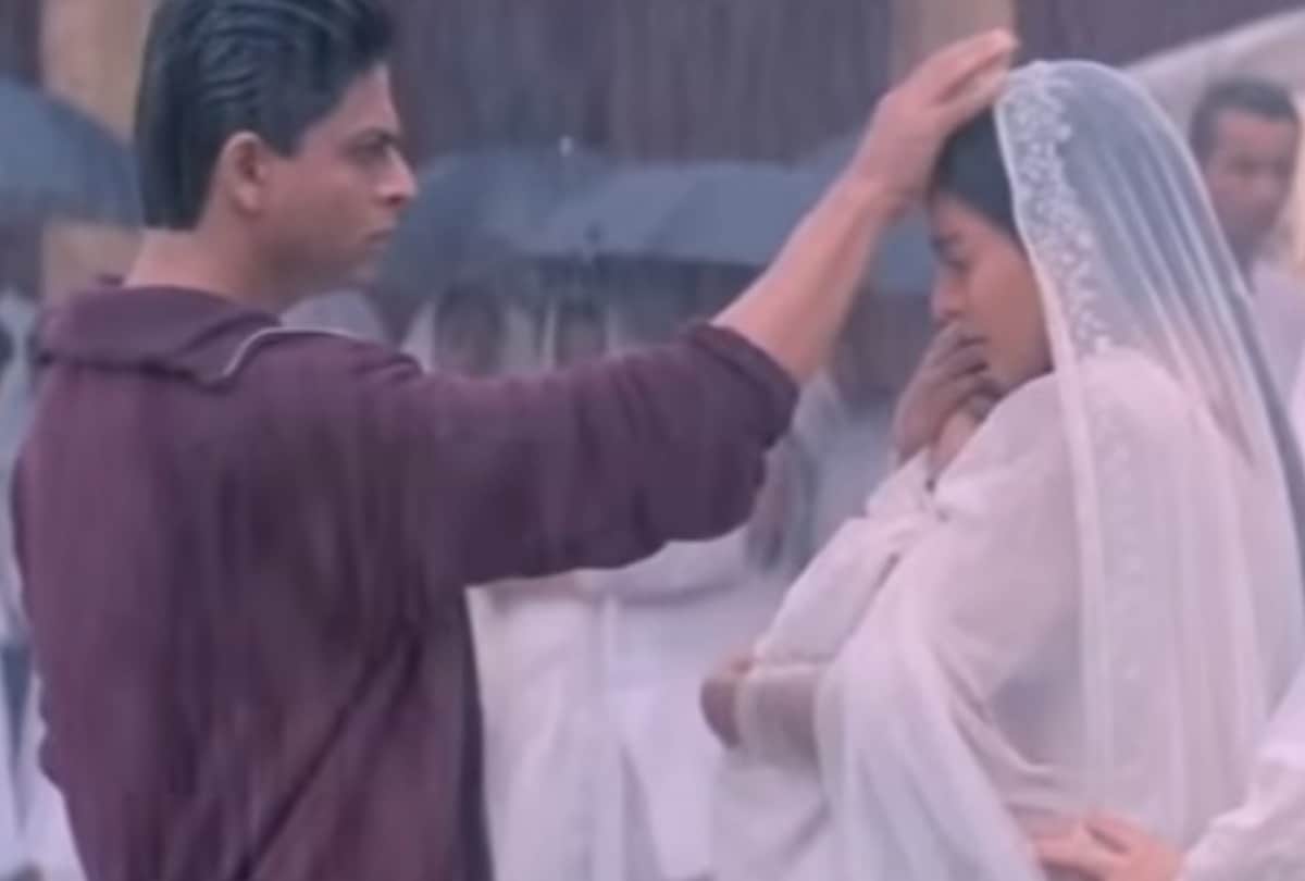 Dhunki Star Shah Rukh Khan Starrer Kabhi Khushi Kabhi Gham completed 22 years Kajol shared a heartfelt Note