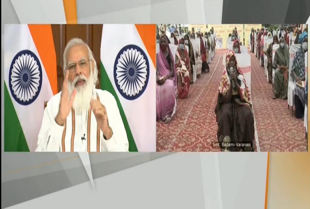 pradhan mantri garib kalyan anna yojana pm narendra modi interacts with beneficiaries varanasi badami devi asked read what he said about govt schemes