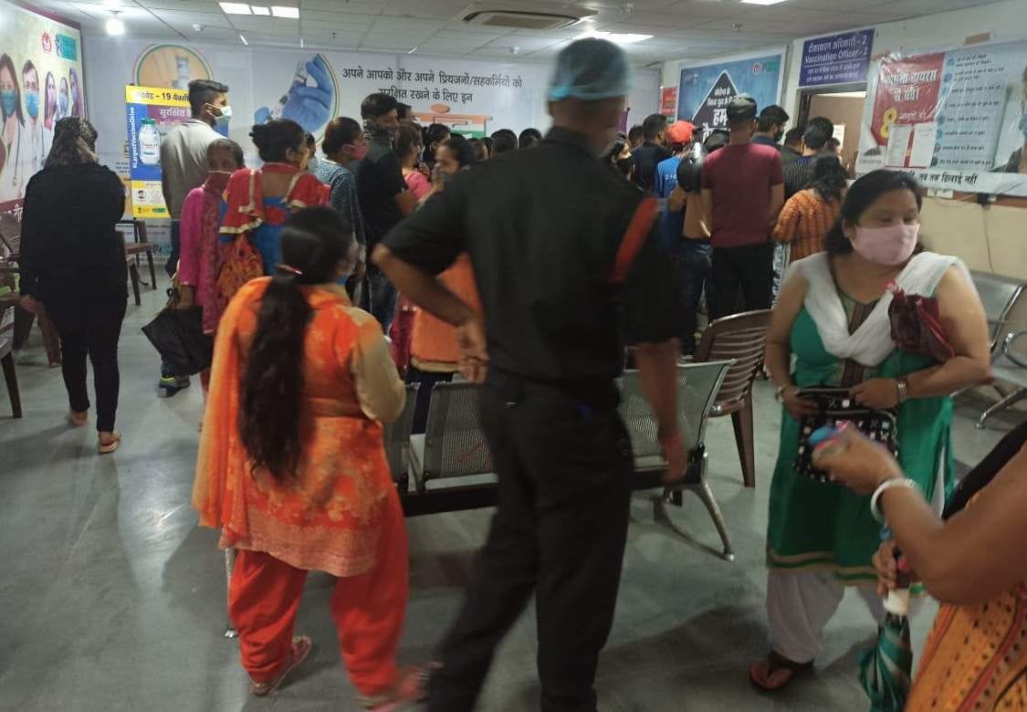 Uproar in Doon Hospital over vaccination