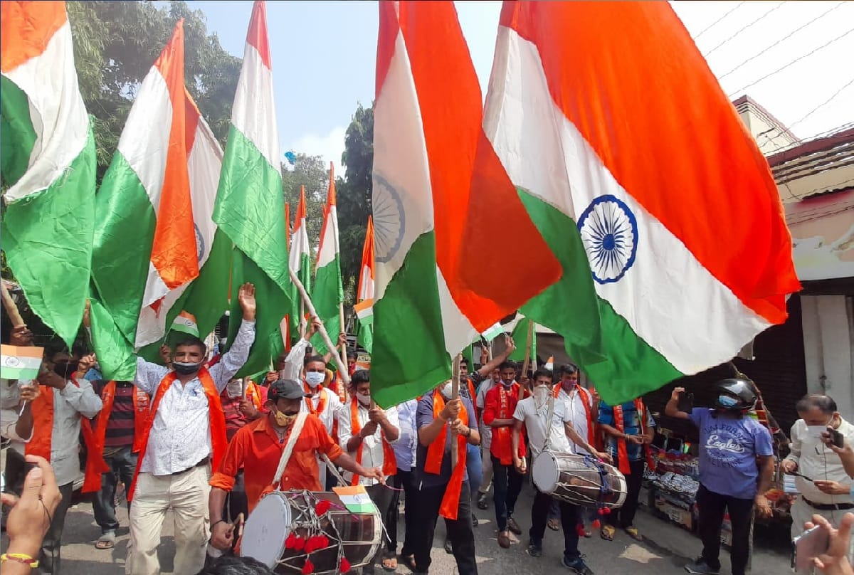 bjp leader Tarun Chugh said Post Article 370 Jammu Kashmir has started smiling Gupkar still crying