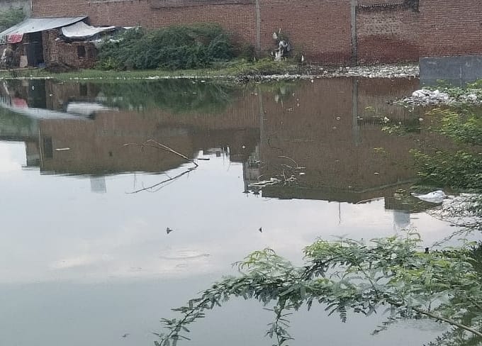 The water of the streets has gone, the plot is still submerged