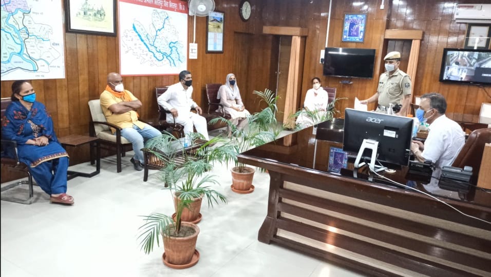 Liquor shop opened in Sangasvin-2 even after the protest of the villagers, Women protested, submitted memorandum to the Deputy Commissioner, warned of protest if the shop was not removed