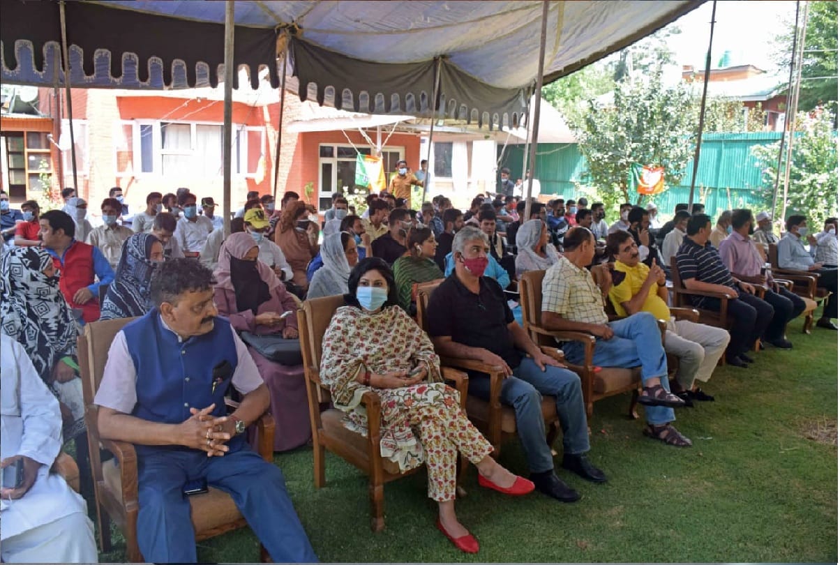 bjp leader Tarun Chugh said Post Article 370 Jammu Kashmir has started smiling Gupkar still crying