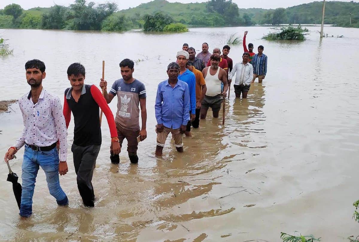 chambal river crosses warning level bah sdm demand NDRF for relief work