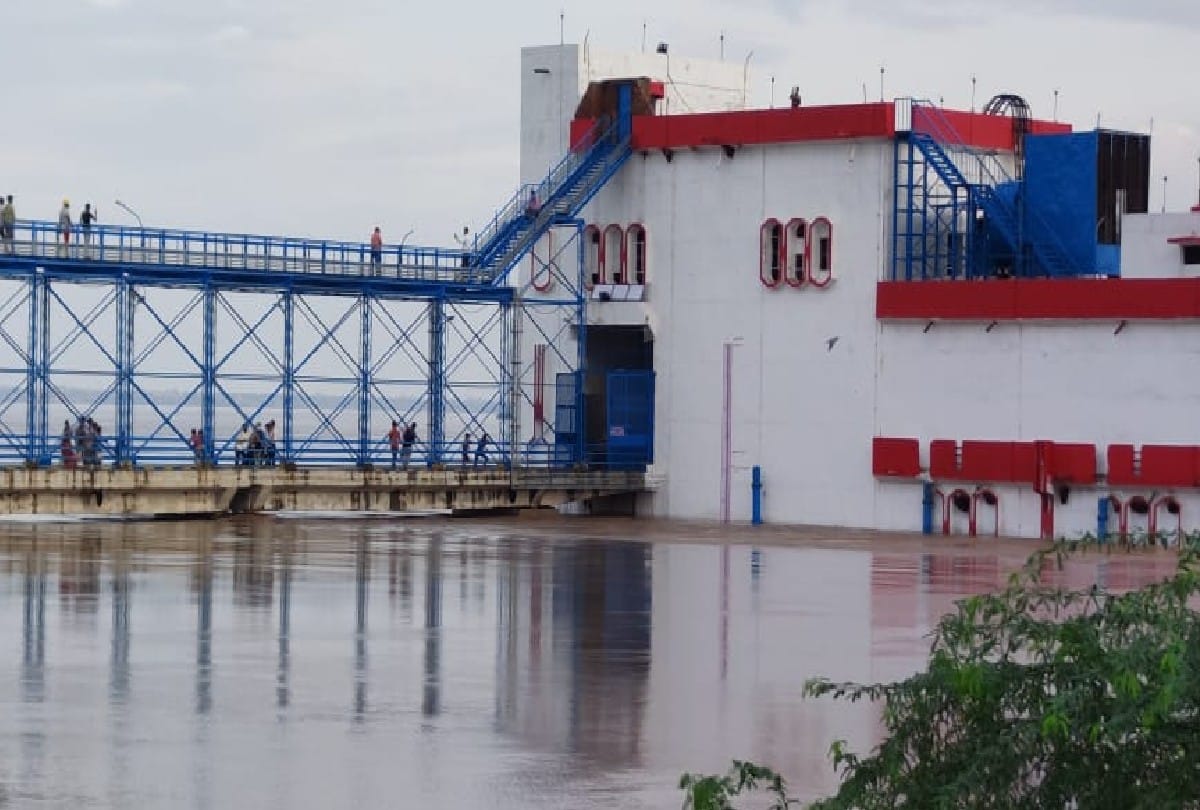 Flood threat in Chambal and Yamuna Agra administration issued alert