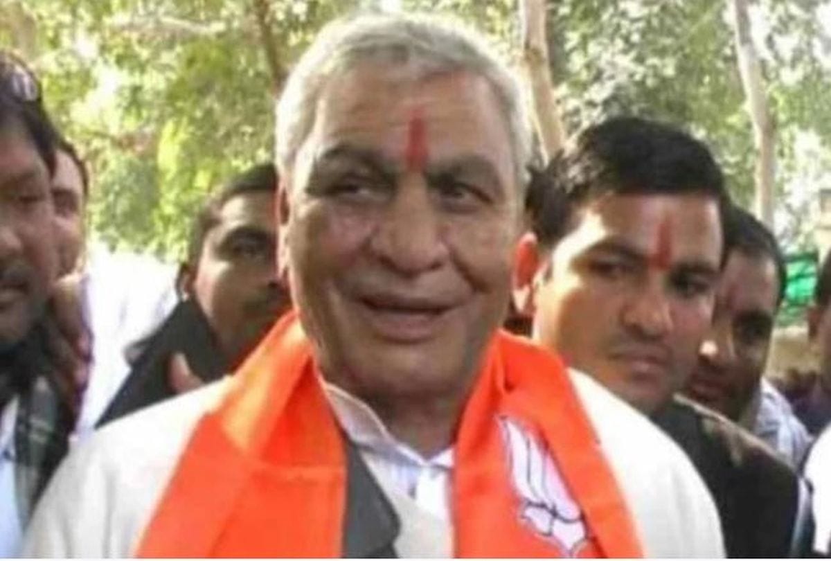 Cabinet minister Chaudhary Laxminarayan warns FIR will be made against mill operators who do not pay sugarcane farmers