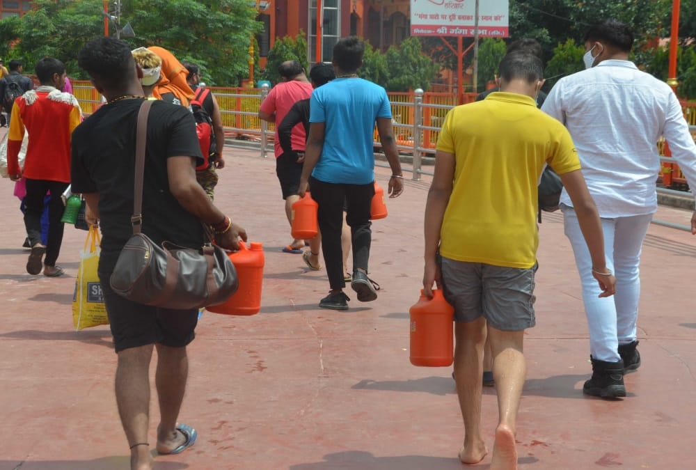 Haridwar News: Kanwariya Took gangajal from Har Ki pauri for shivratri even ban on yatra photos